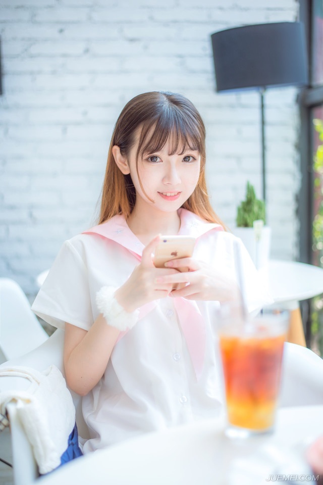 “请容末将再称您一声主公。”孟达摇了摇头，叹口气道：“难道主公还未发现，到如今，您已经人心尽失，这满城军民，皆盼着城外的大军早日破城。”